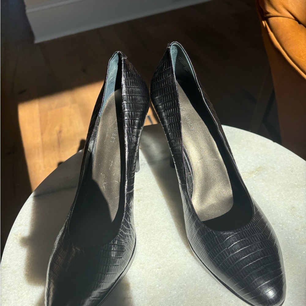Nine West Black Textured Heels